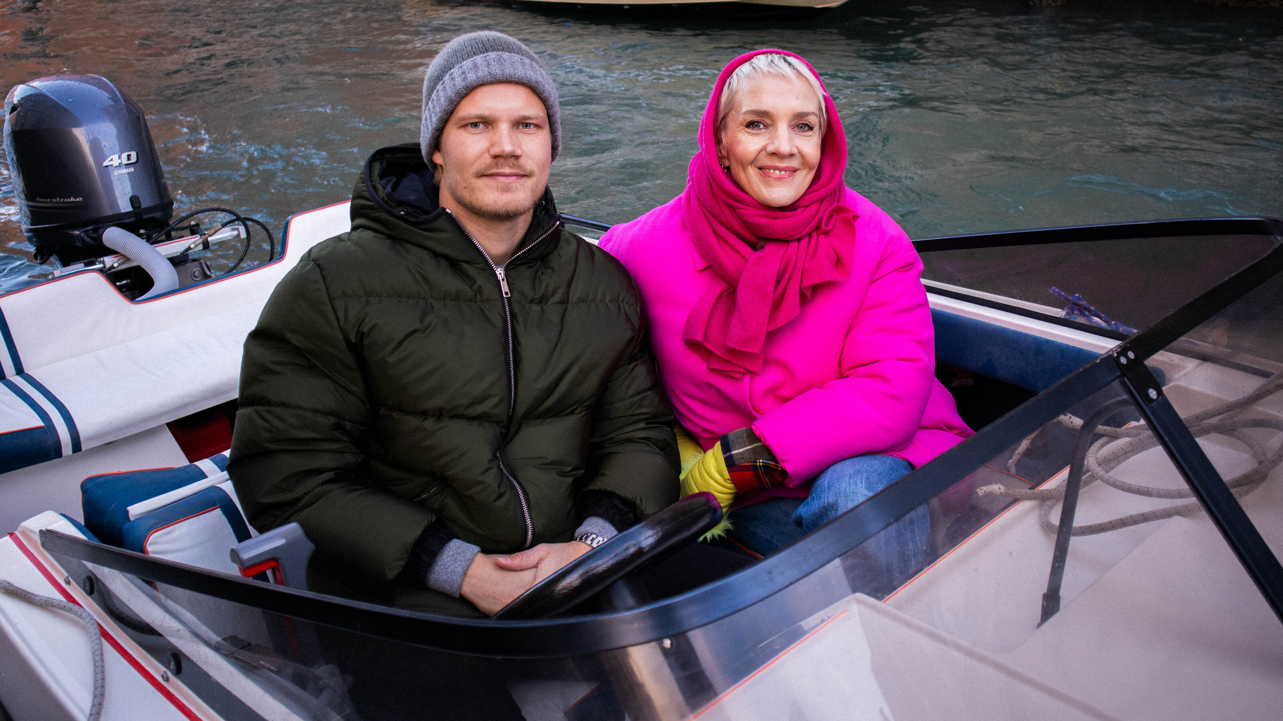 Yökylässä Maria Veitola