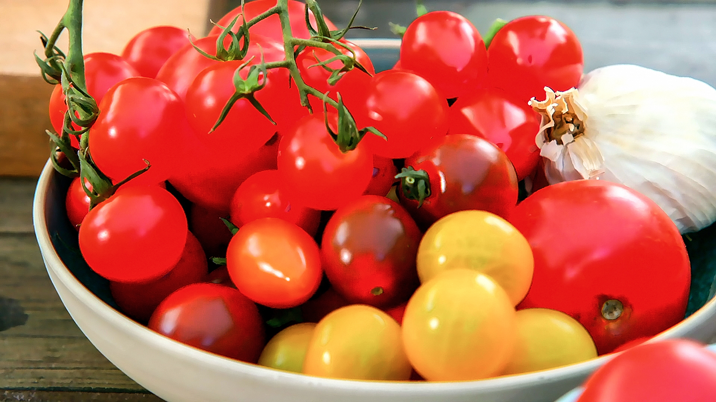 Timjamia, kukkoa ja torttuja