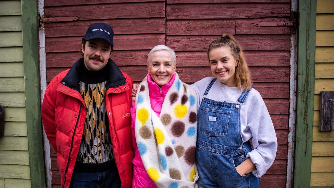 Yökylässä Maria Veitola