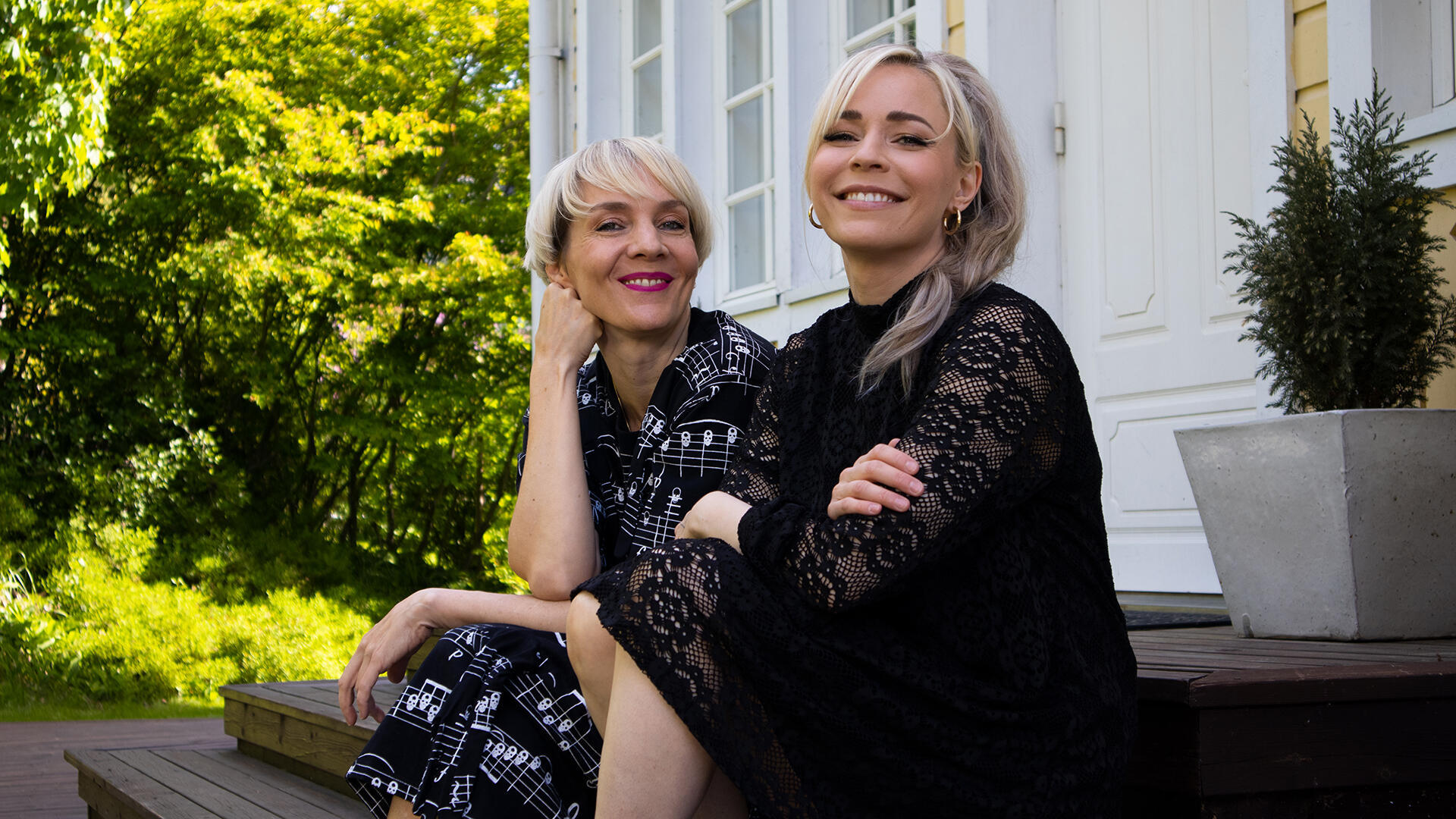 Yökylässä Maria Veitola